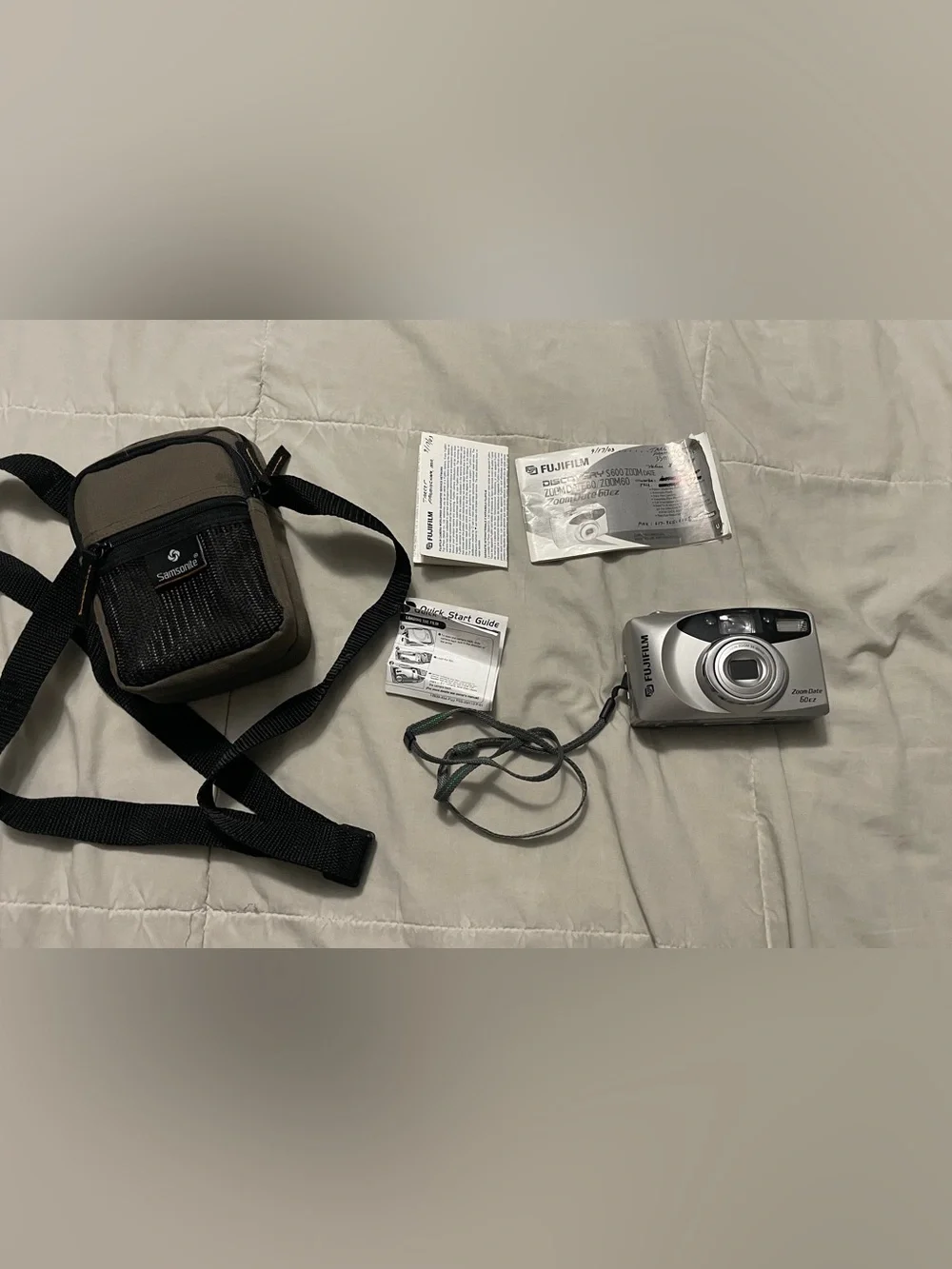 Fujifilm zoom date 60ez camara with case